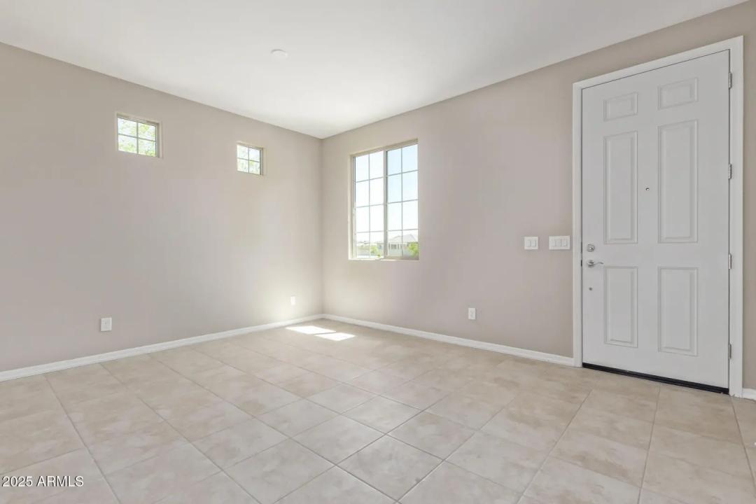 Real Estate Picture 5