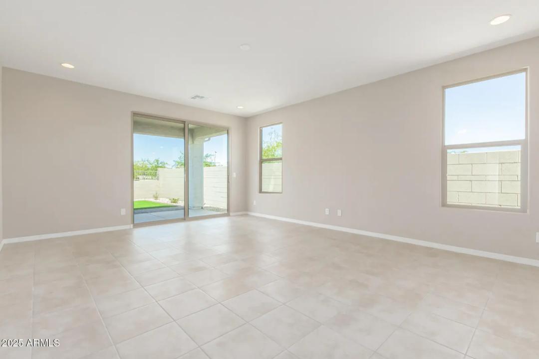 Real Estate Picture 6