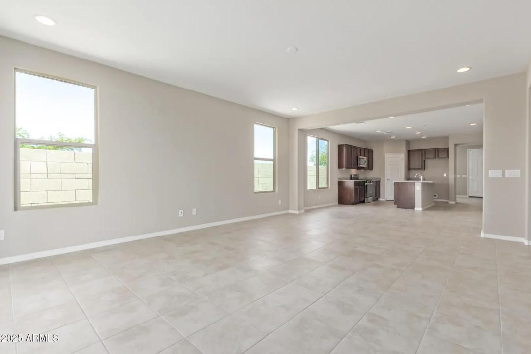 Real Estate Picture 9