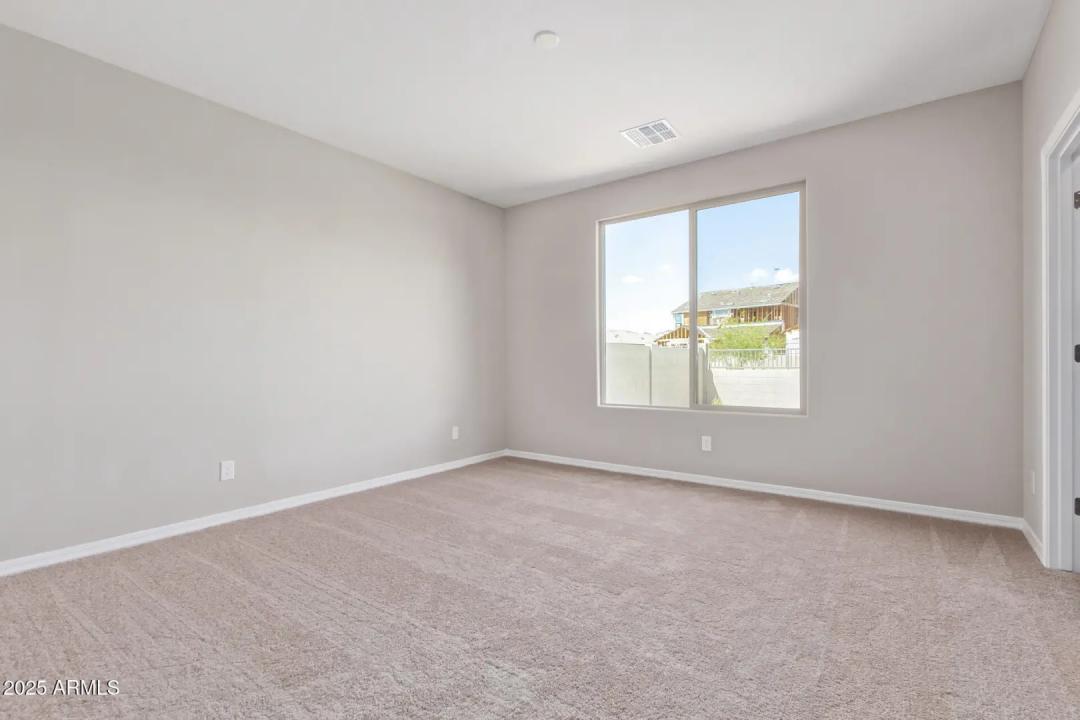 Real Estate Picture 16