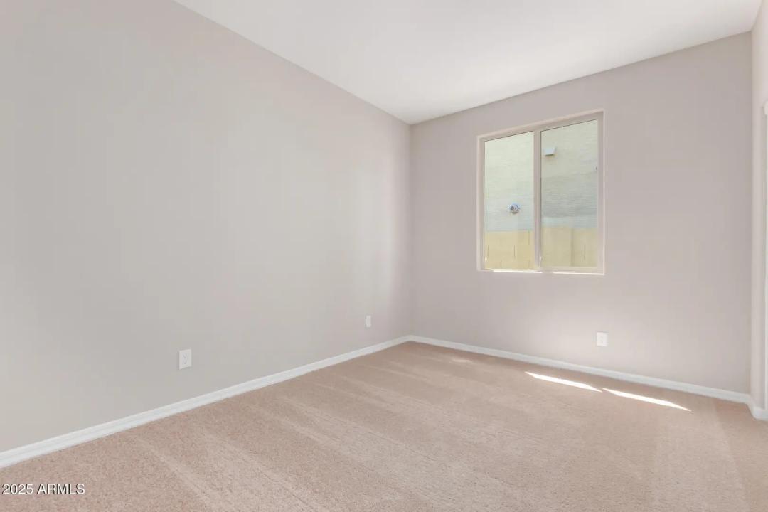 Real Estate Picture 22