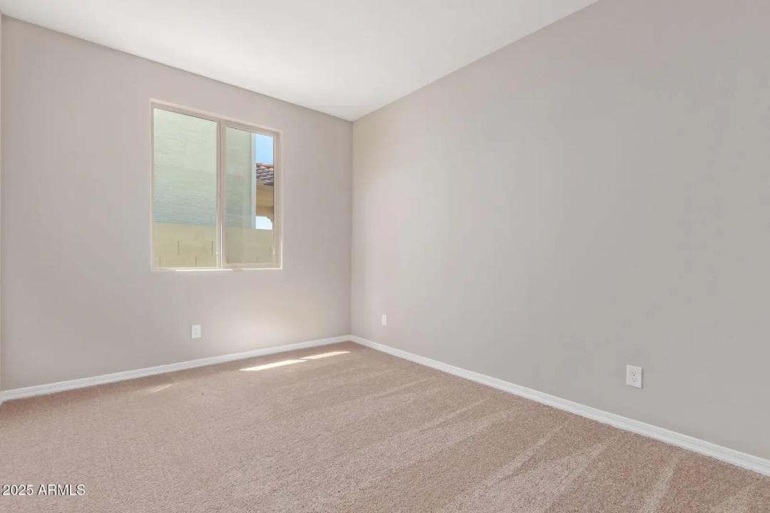 Real Estate Picture 23