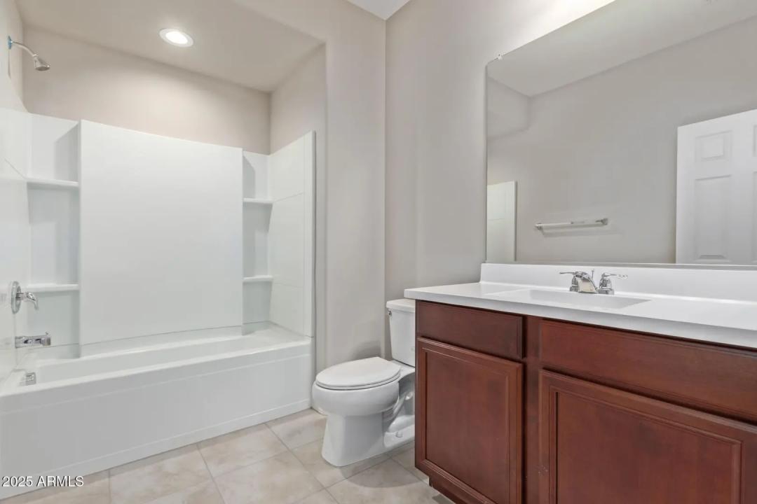 Real Estate Picture 24