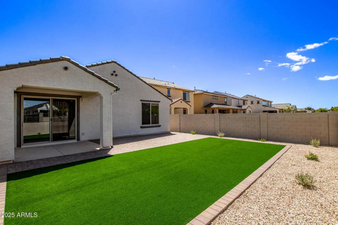 Real Estate Picture 30