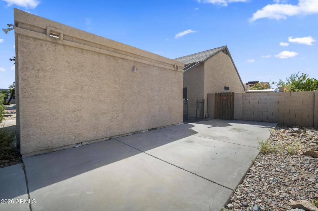 Real Estate Picture 5