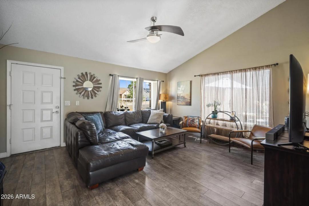 Real Estate Picture 9