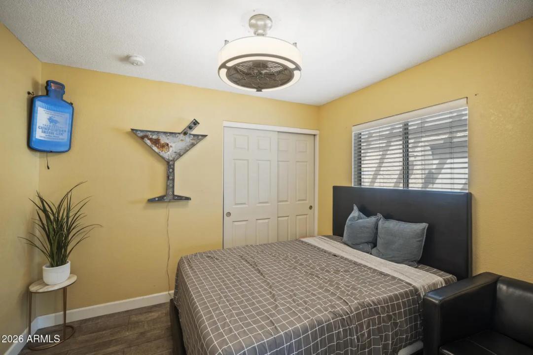Real Estate Picture 11