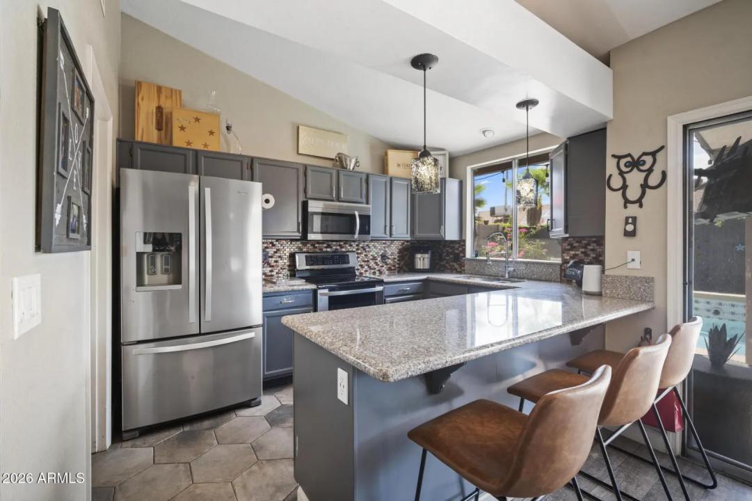 Real Estate Picture 12