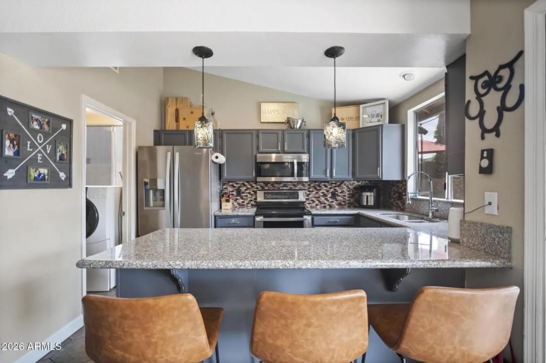 Real Estate Picture 13