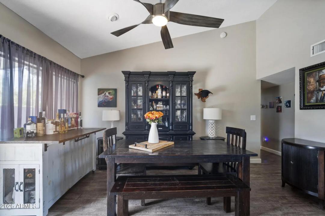 Real Estate Picture 16