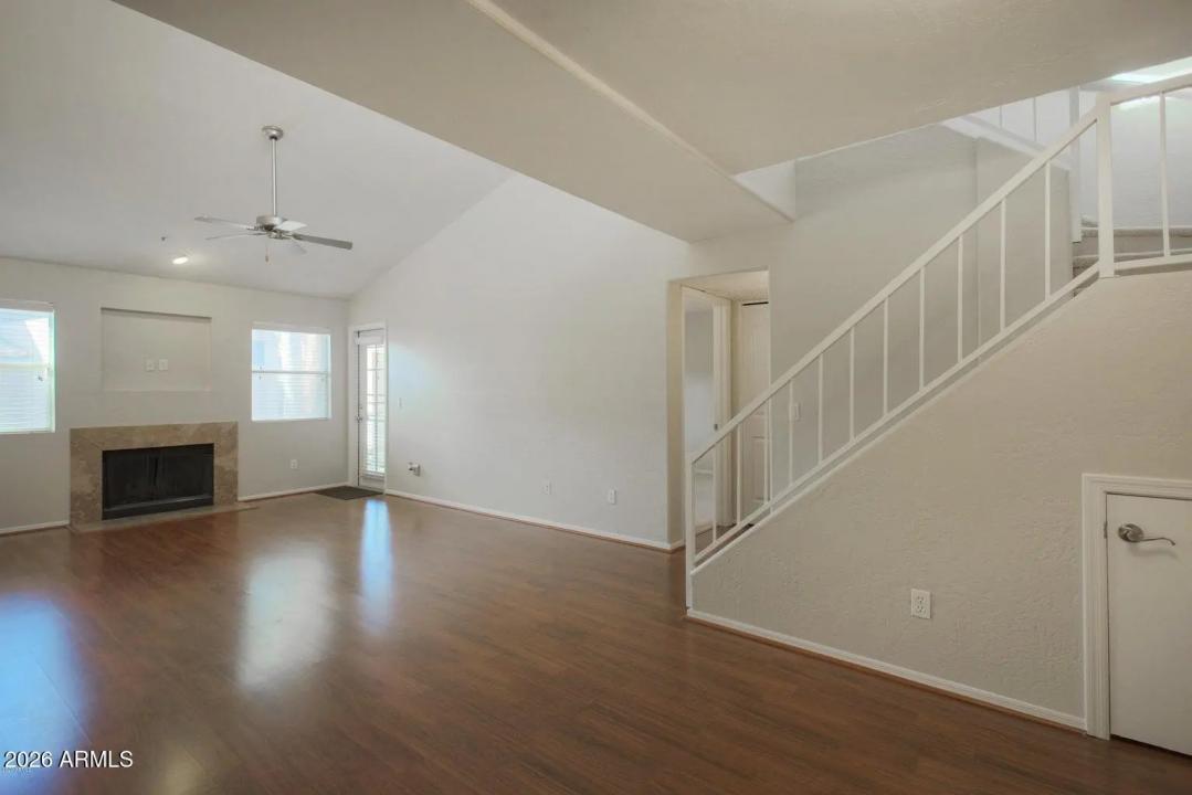 Real Estate Picture 7