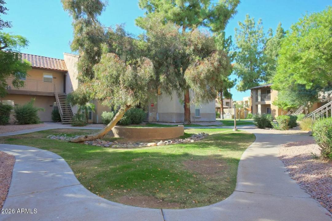 Real Estate Picture 8