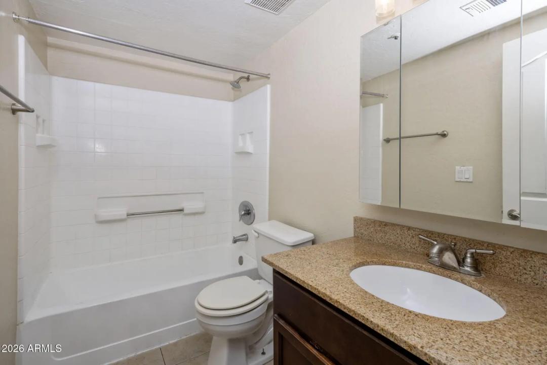 Real Estate Picture 7