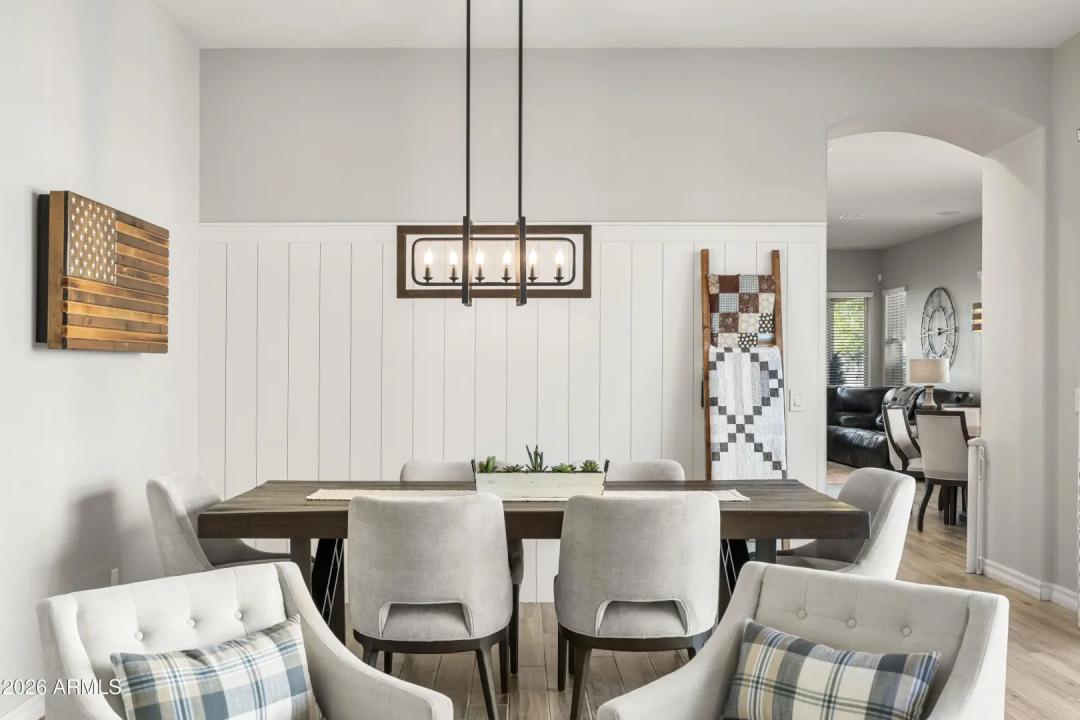 Real Estate Picture 8