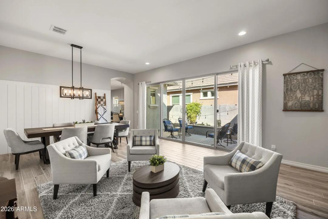 Real Estate Picture 6
