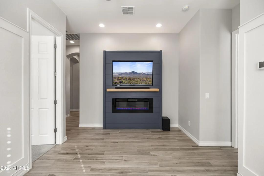 Real Estate Picture 17
