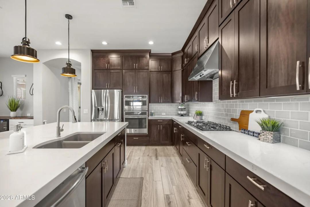 Real Estate Picture 5