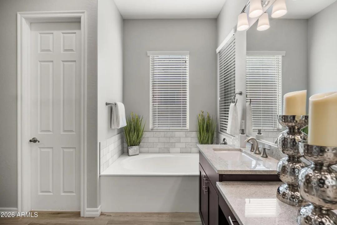 Real Estate Picture 13