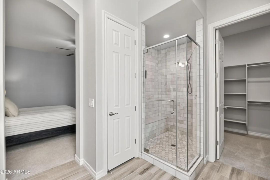 Real Estate Picture 14