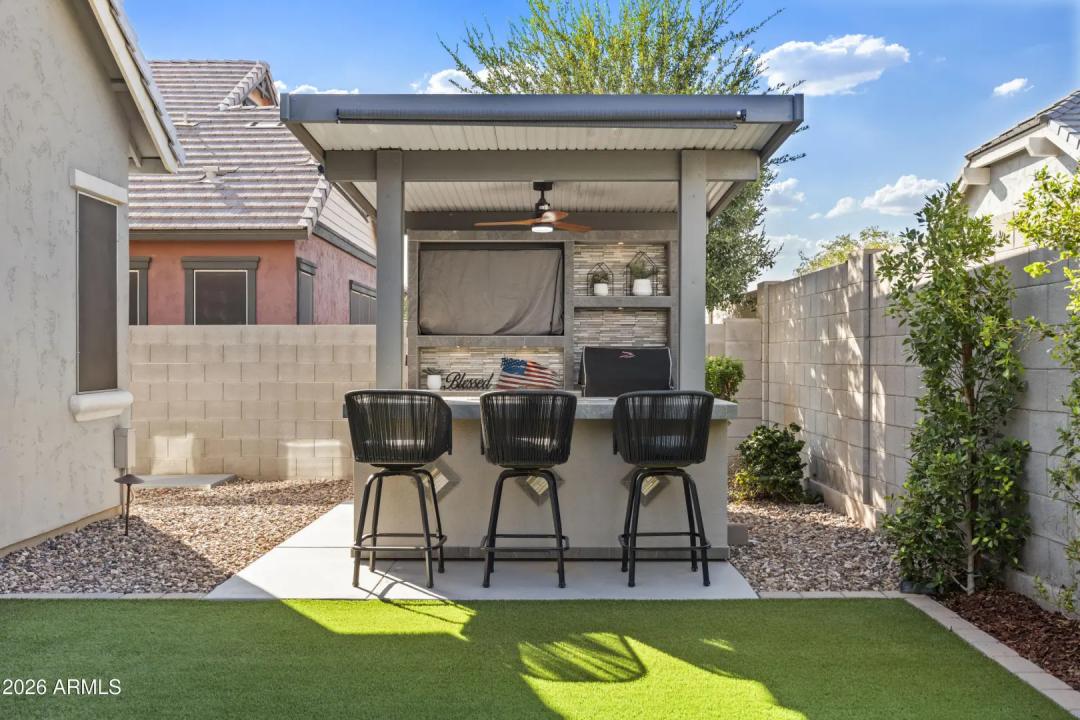 Real Estate Picture 25