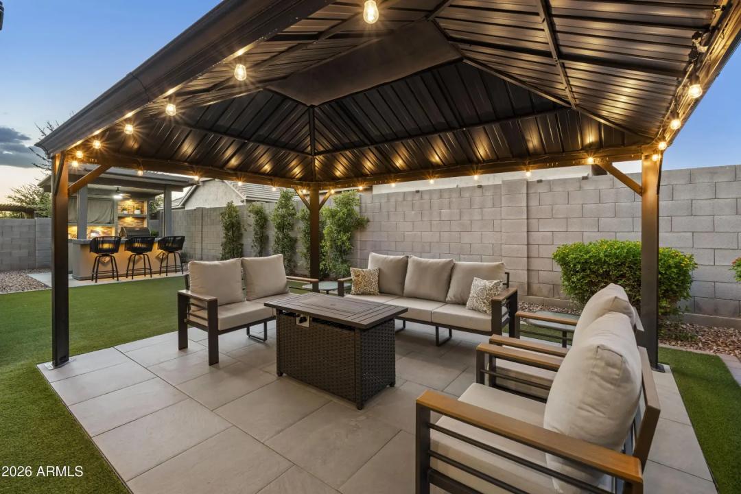 Real Estate Picture 23