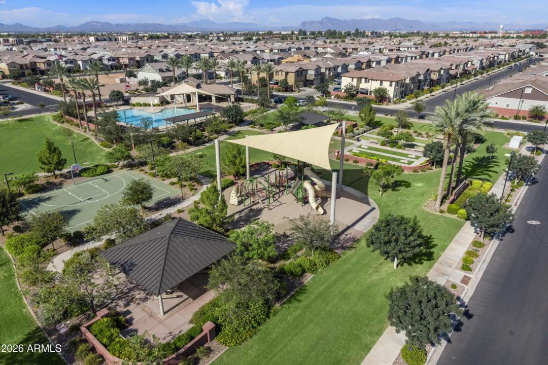 Real Estate Picture 28