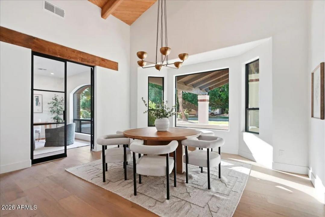 Real Estate Picture 7