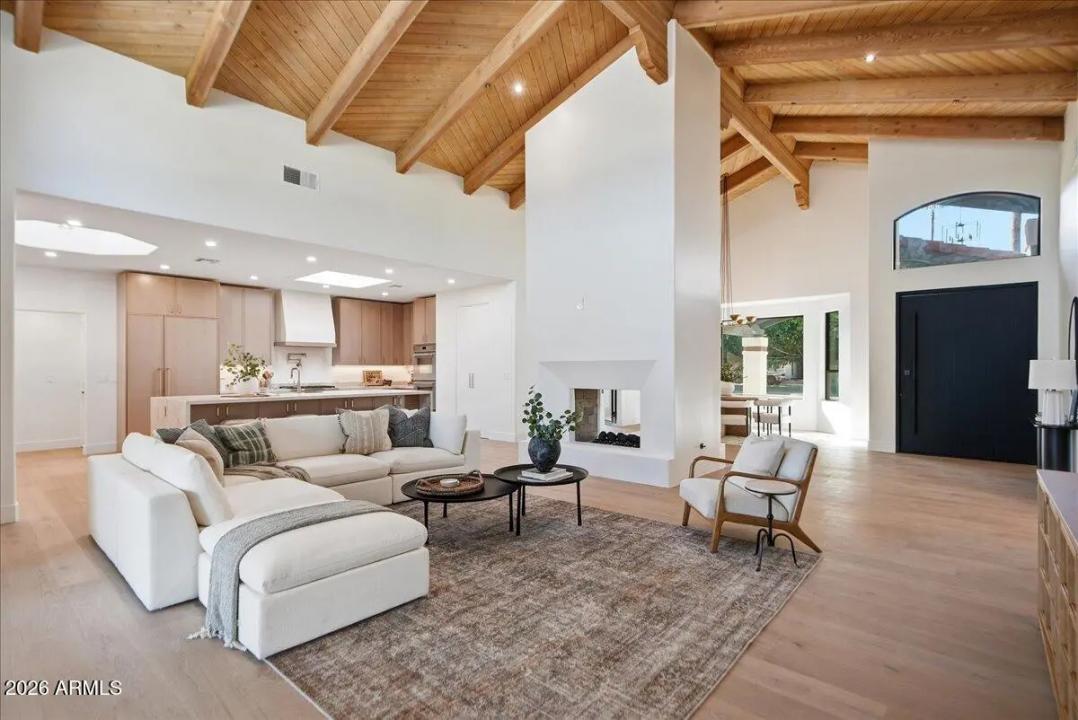 Real Estate Picture 13