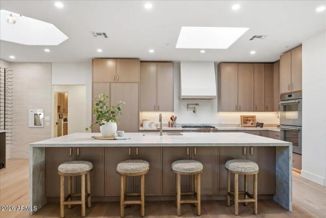 Real Estate Picture 18