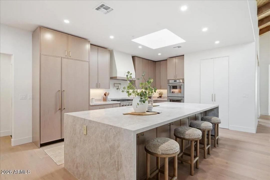 Real Estate Picture 20