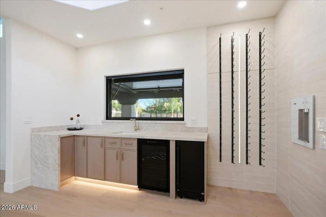 Real Estate Picture 22