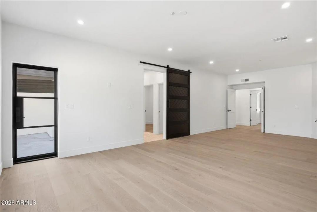 Real Estate Picture 29