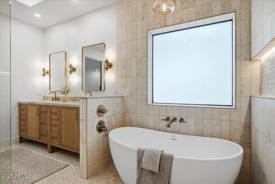 Real Estate Picture 32