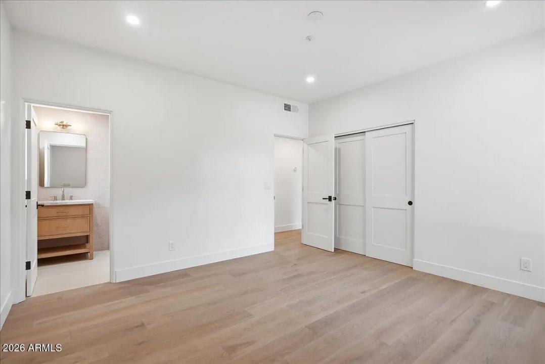 Real Estate Picture 34