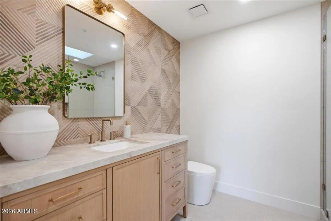 Real Estate Picture 38