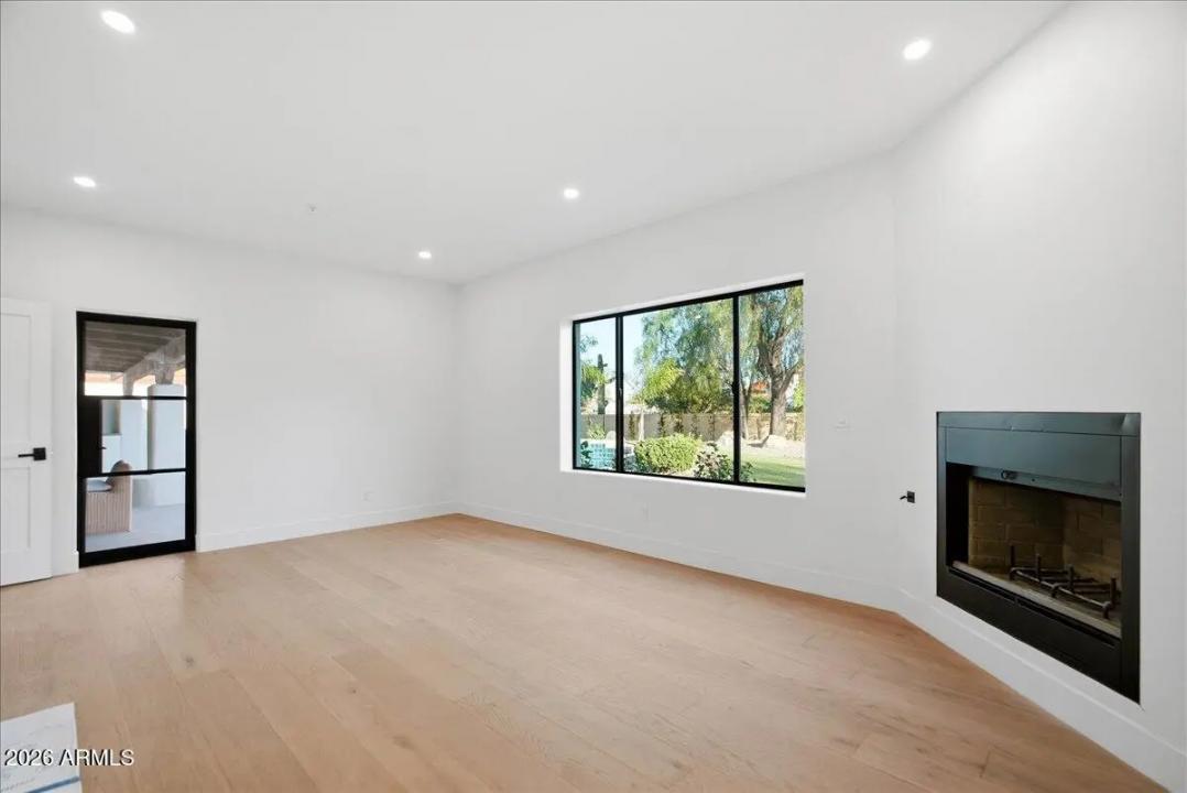 Real Estate Picture 43