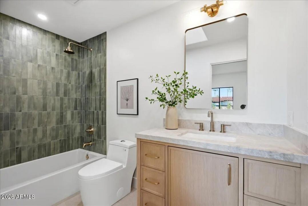 Real Estate Picture 44