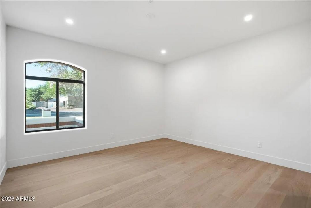 Real Estate Picture 36