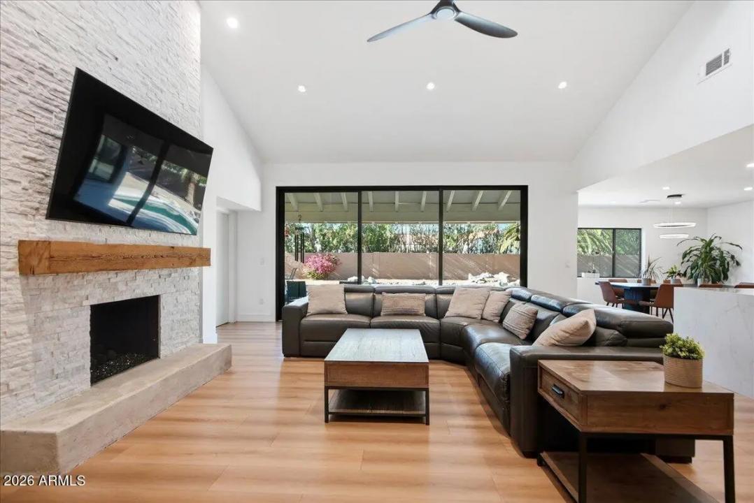 Real Estate Picture 6