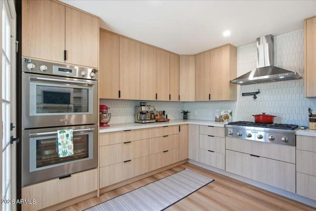 Real Estate Picture 15