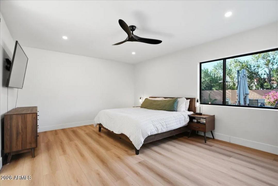 Real Estate Picture 19