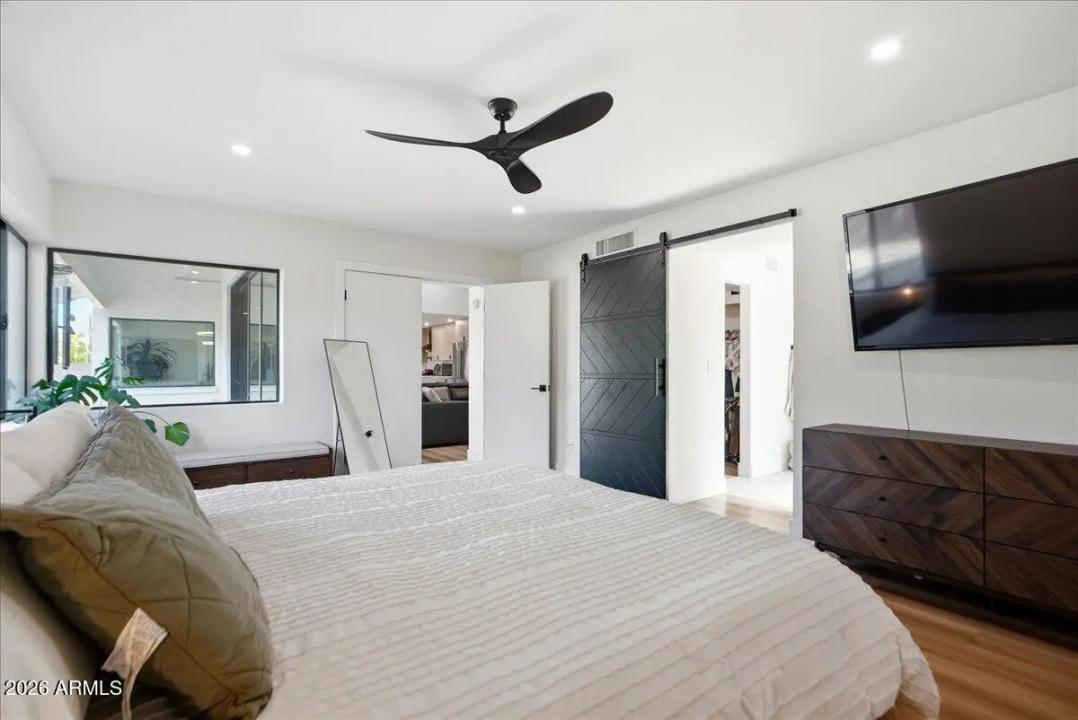 Real Estate Picture 21