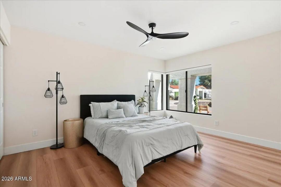 Real Estate Picture 25