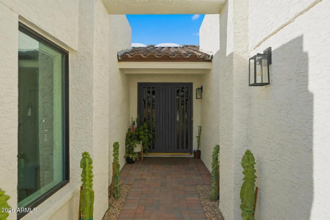 Real Estate Picture 4