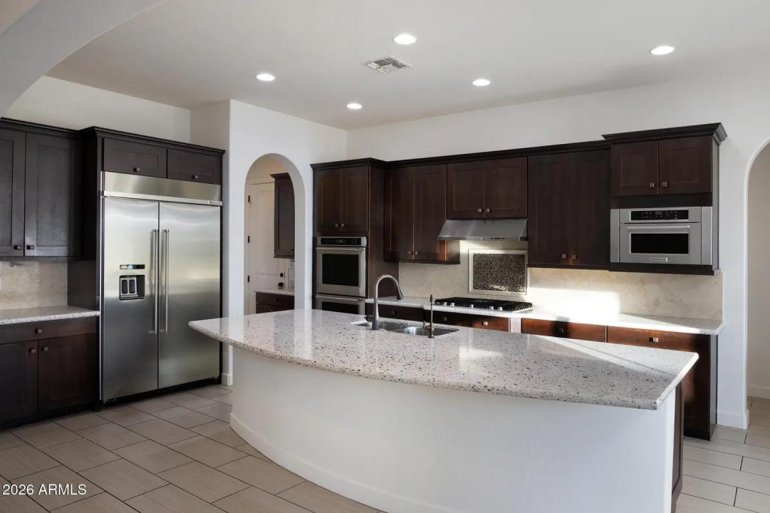 Real Estate Picture 5