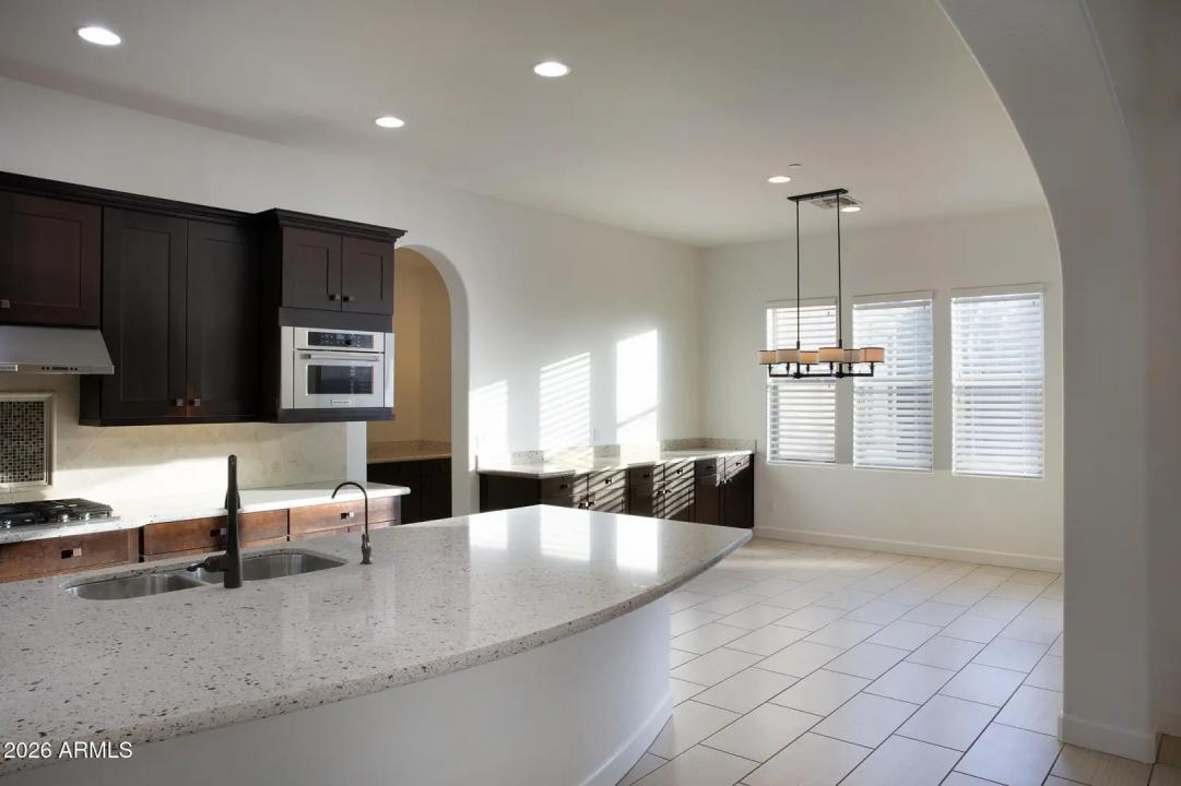 Real Estate Picture 7