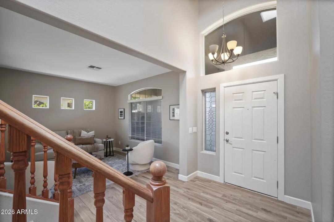 Real Estate Picture 7