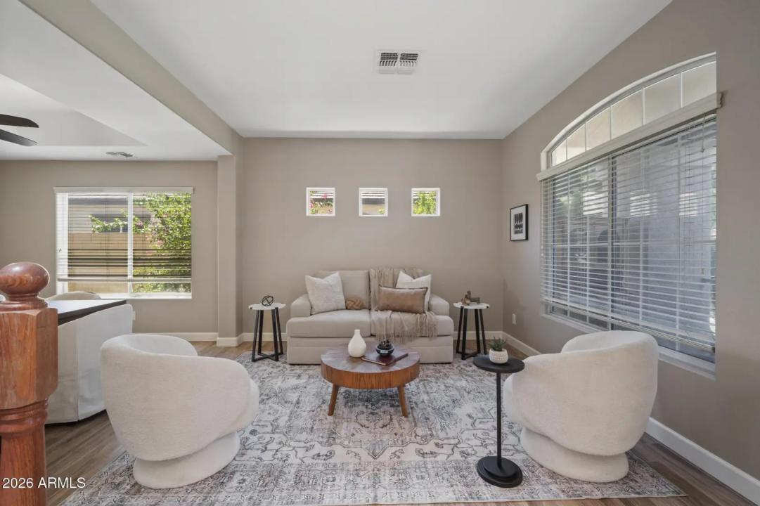 Real Estate Picture 8