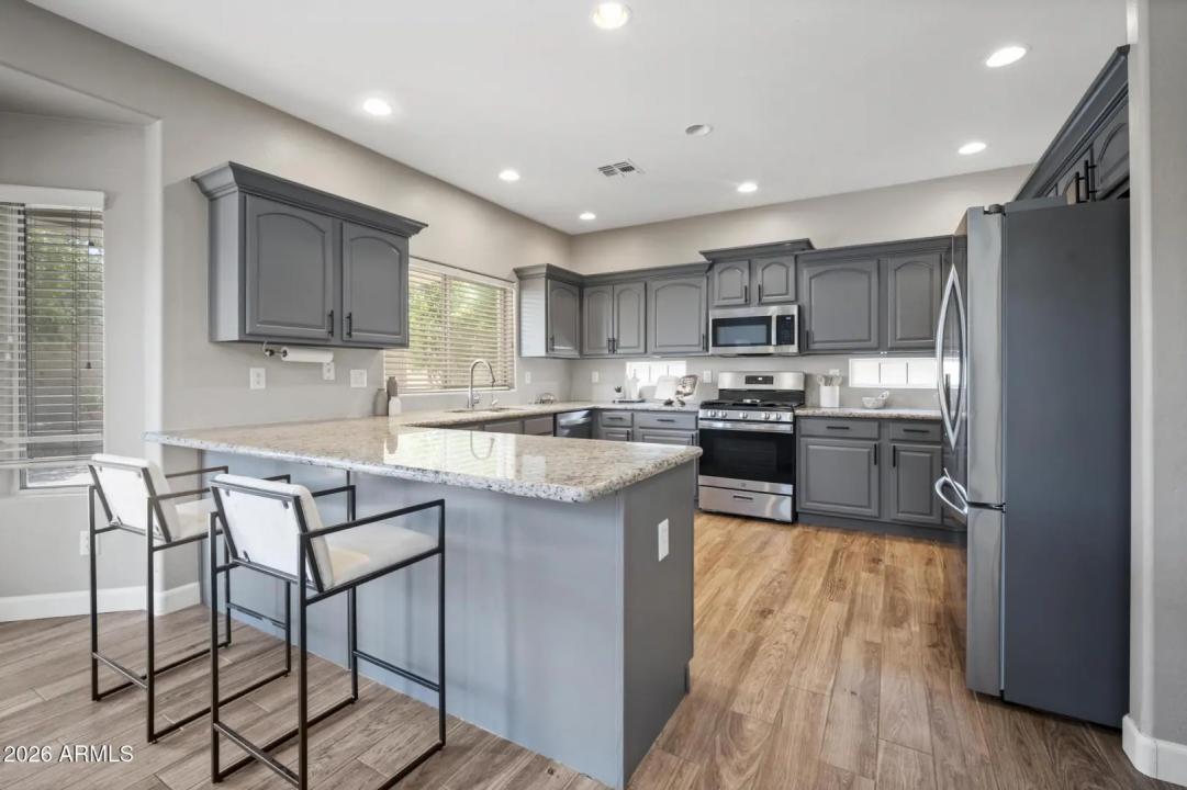 Real Estate Picture 3