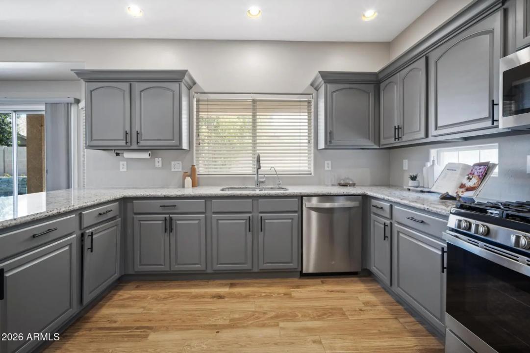 Real Estate Picture 15